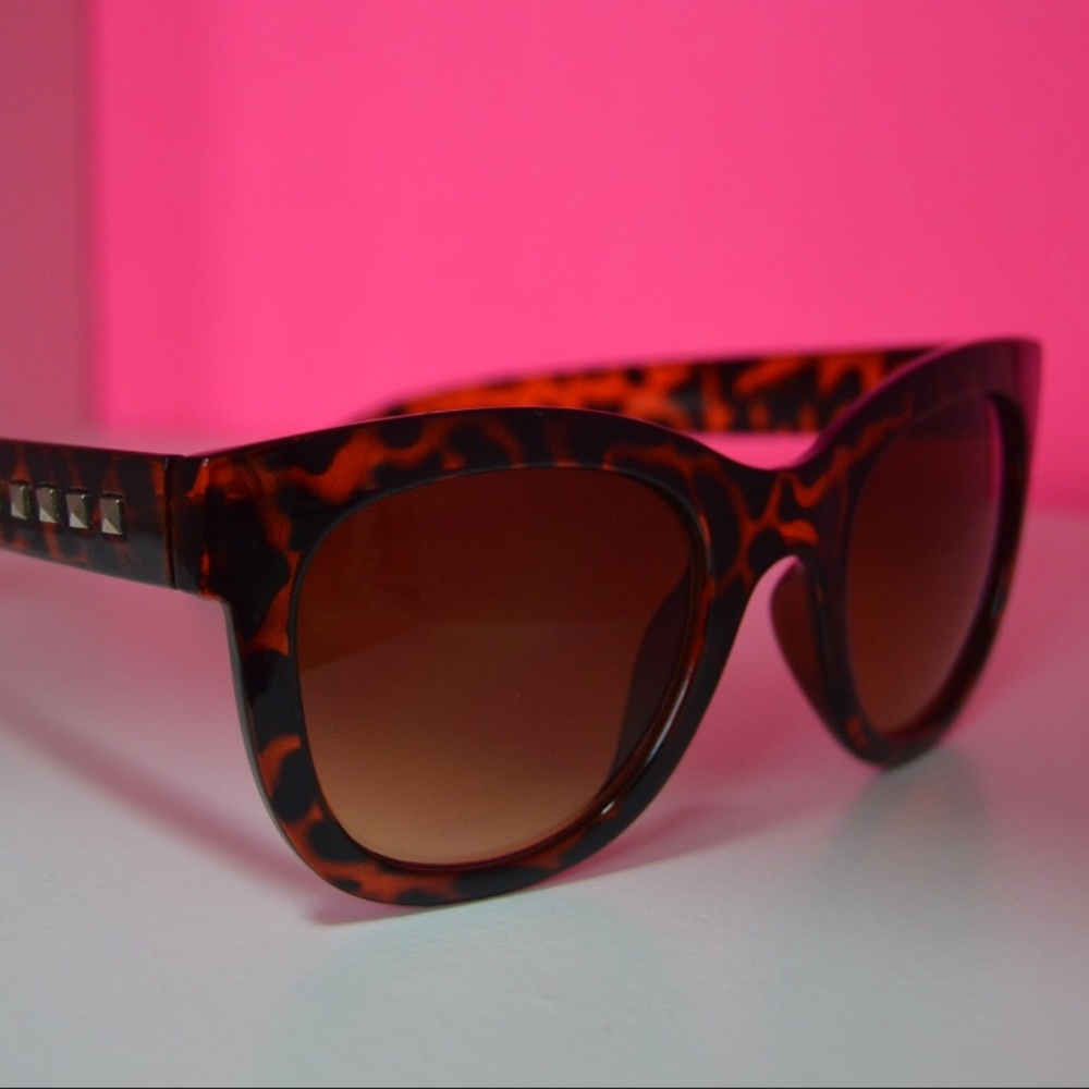 Stud Detail Sunglasses